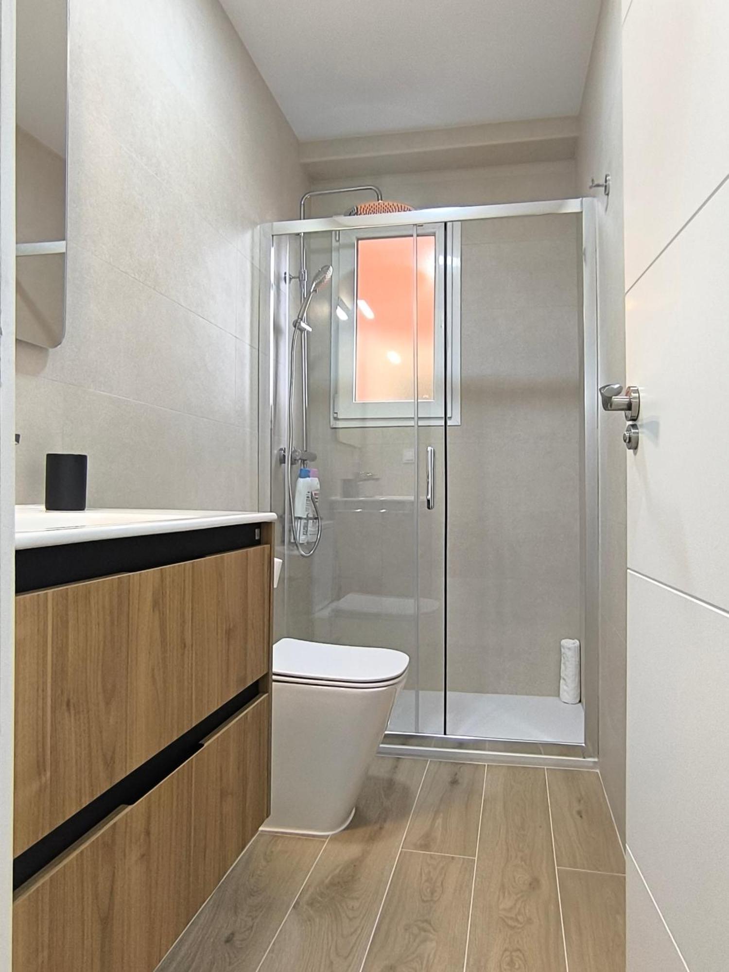 In With Wifi + Parking. Appartement