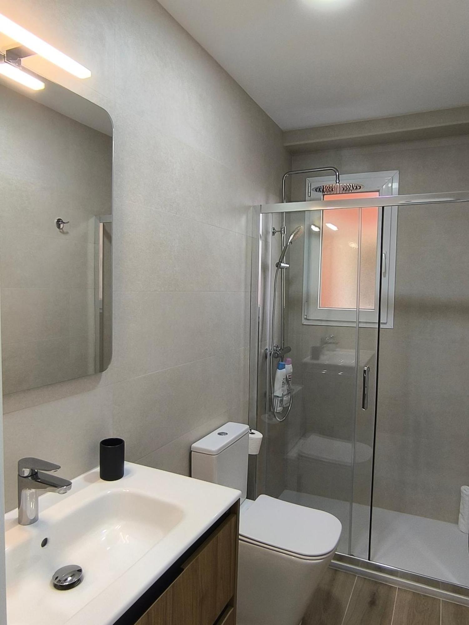 In With Wifi + Parking. Appartement *