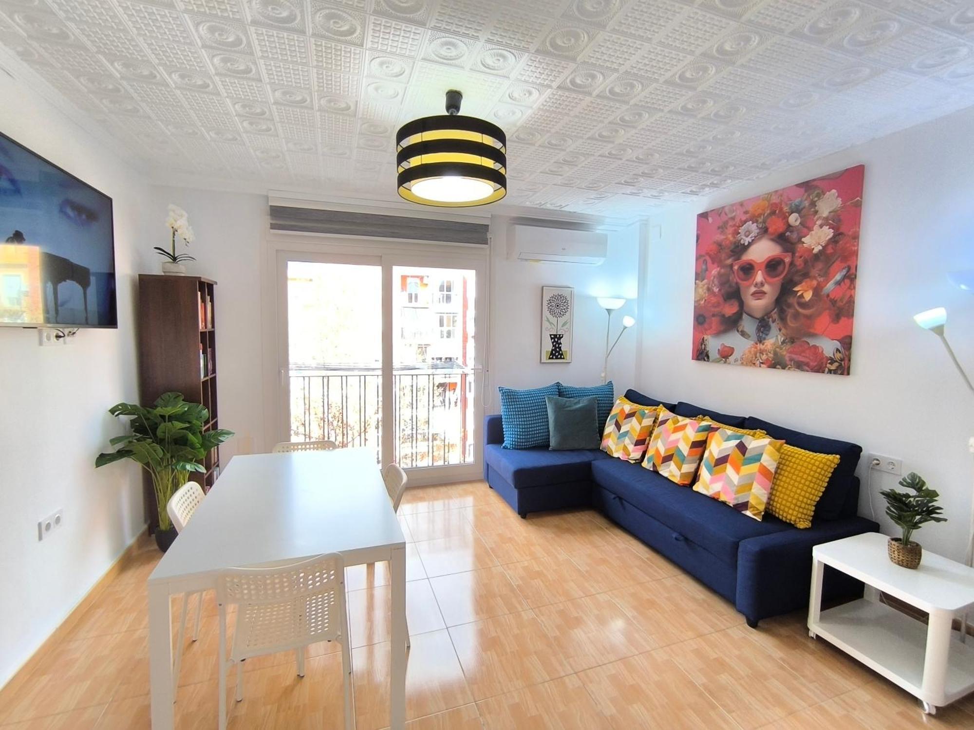 In With Wifi + Parking. Appartement Valence