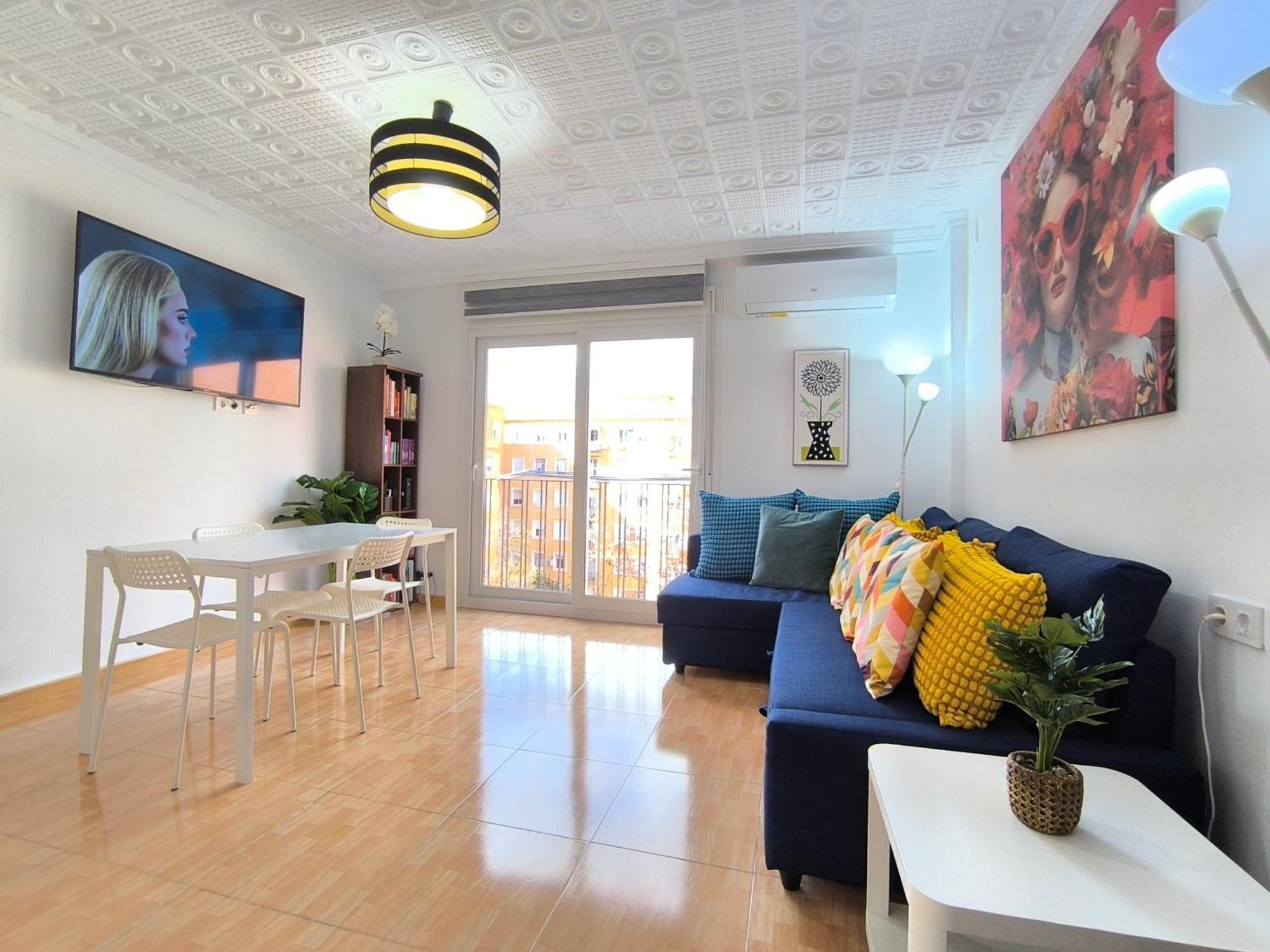 Apartamento In With Wifi + Parking. Valência