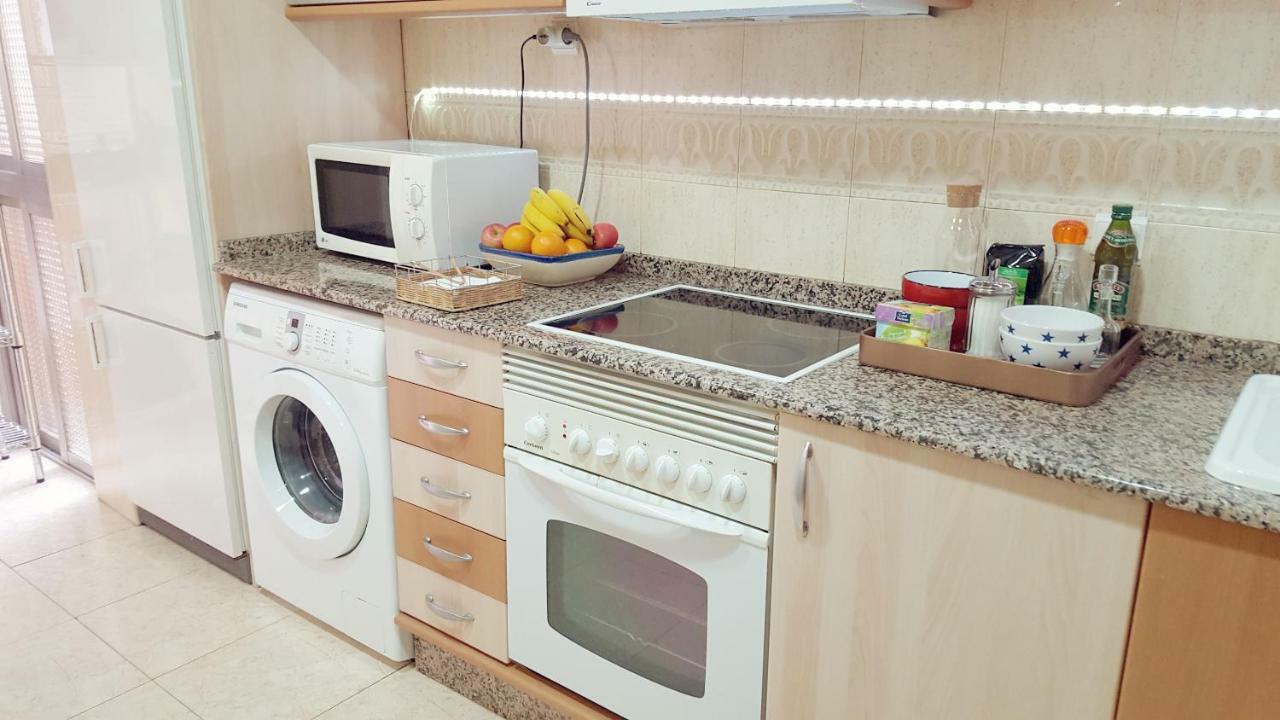 In With Wifi + Parking. Appartement Valence